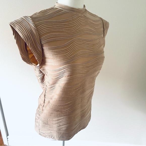 Beige / Tan Sleeveless Shift - Size M - Great Condition - Picture 10 of 10